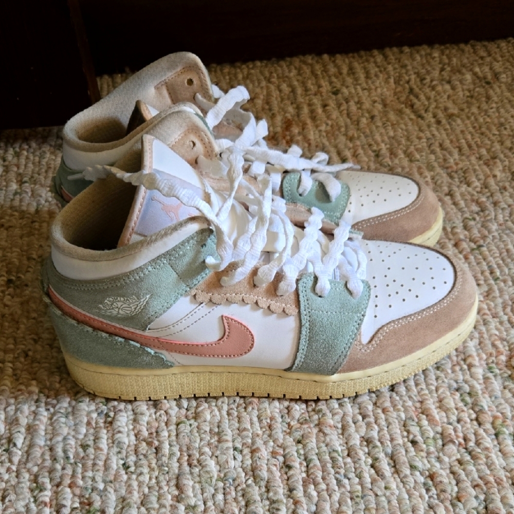 Nike Air Jordan 1 Mid Pastel Sneakers